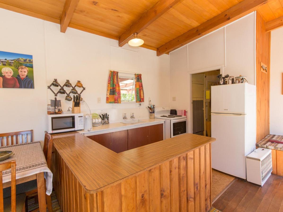 Southern Lakes Sweetie - Albert Town Bach Wanaka Eksteriør bilde