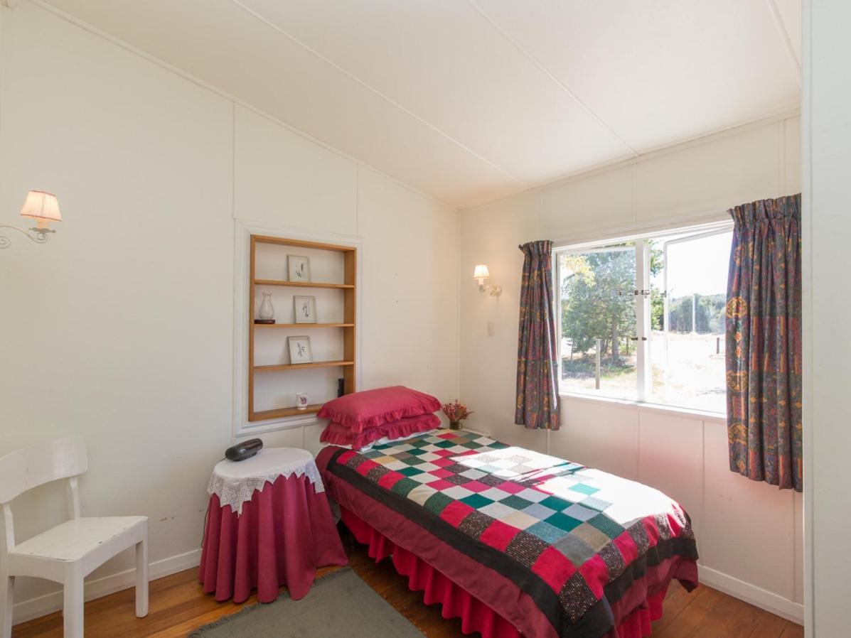 Southern Lakes Sweetie - Albert Town Bach Wanaka Eksteriør bilde
